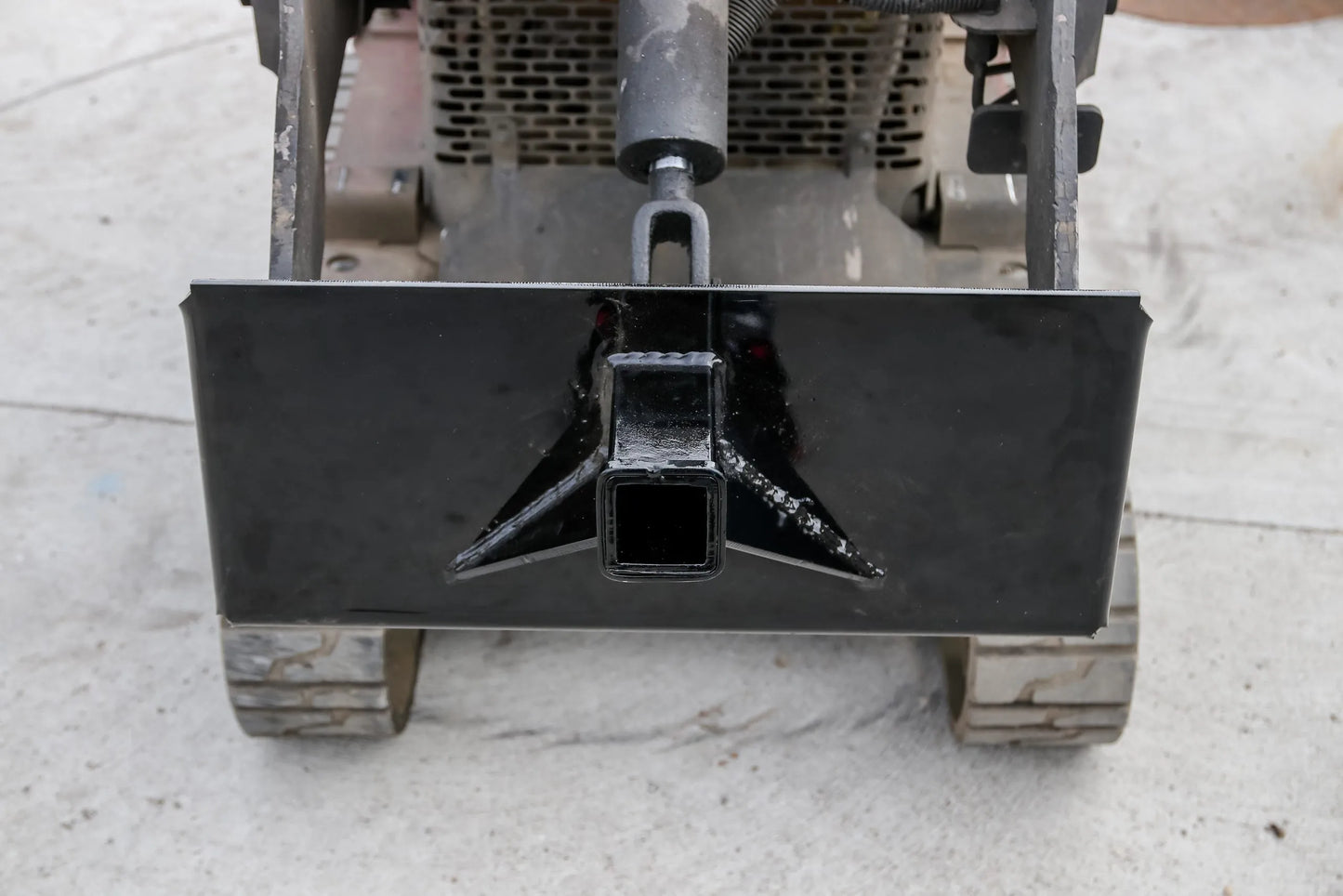 Toro / Dingo Hitch Plate